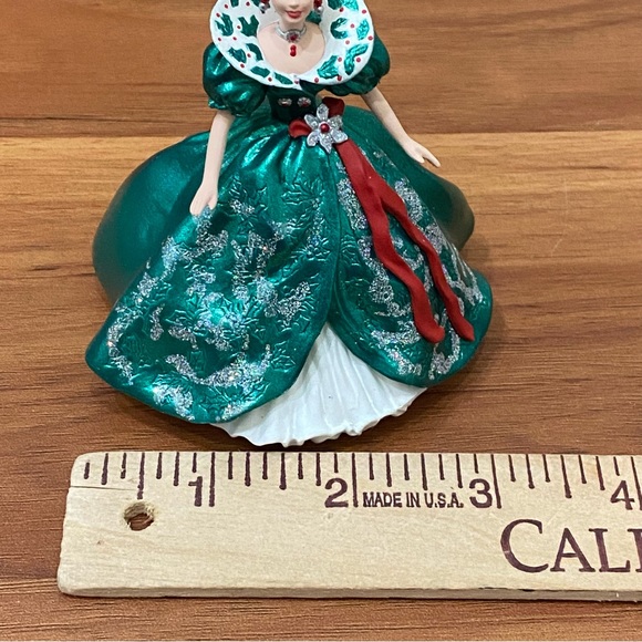 Vintage 1995 Hallmark Keepsake Holiday Barbie Christmas Tree Ornament - Picture 10 of 12